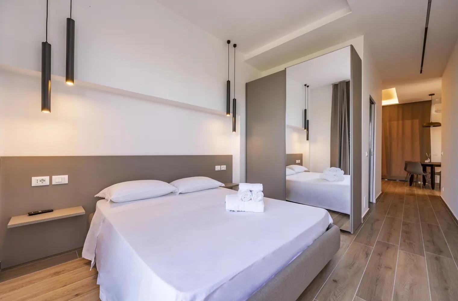 La Brisa Aparthotel Capo d'Orlando Exterior photo