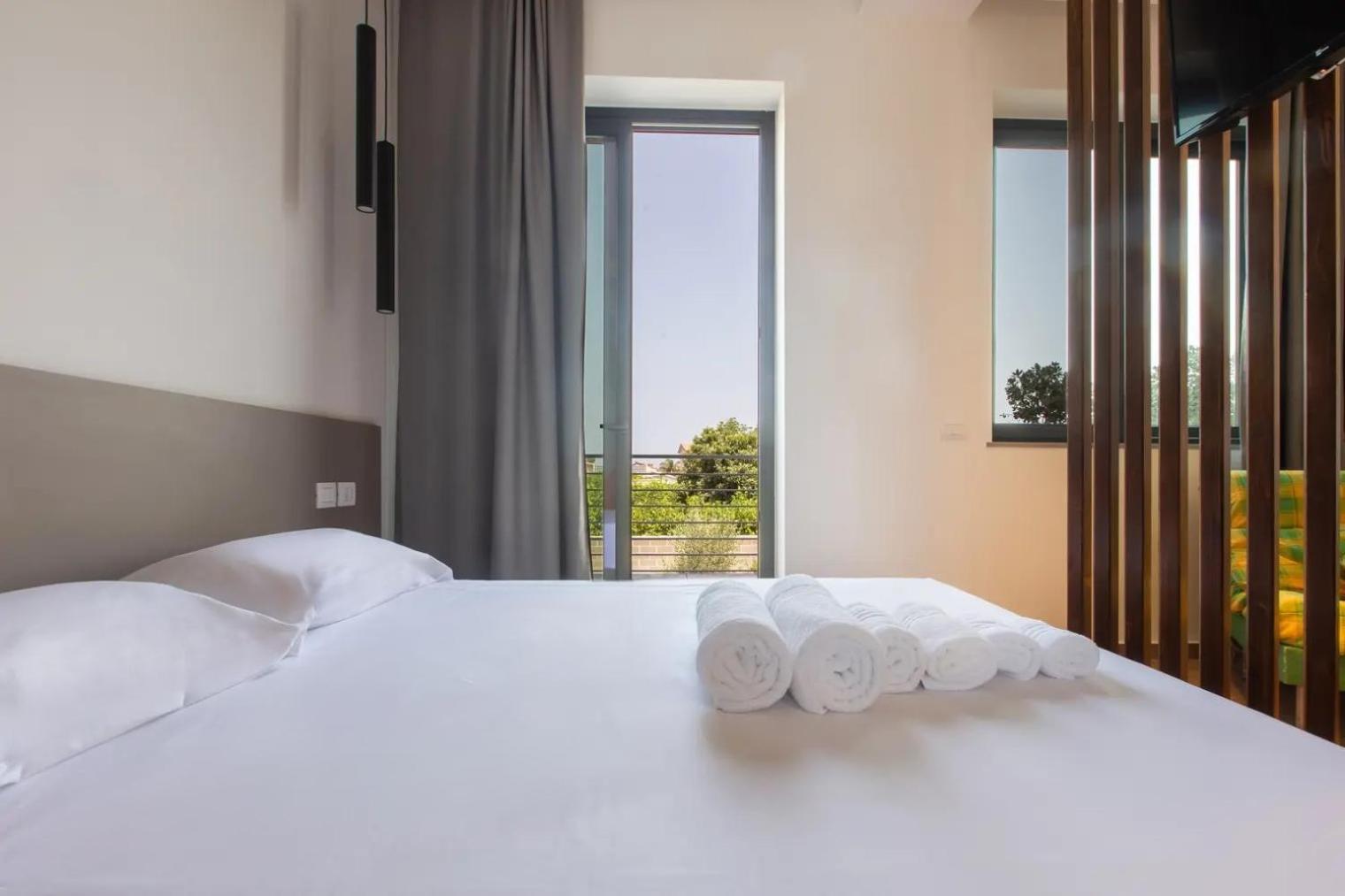 La Brisa Aparthotel Capo d'Orlando Exterior photo